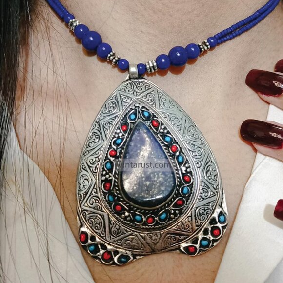 Handmade lapis lazuli pendant necklace: boho jewelry with beads and gemstones. - Picture 2 of 8